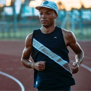 TRACKSMITH STRATA SINGLET - NAVY & GOLD